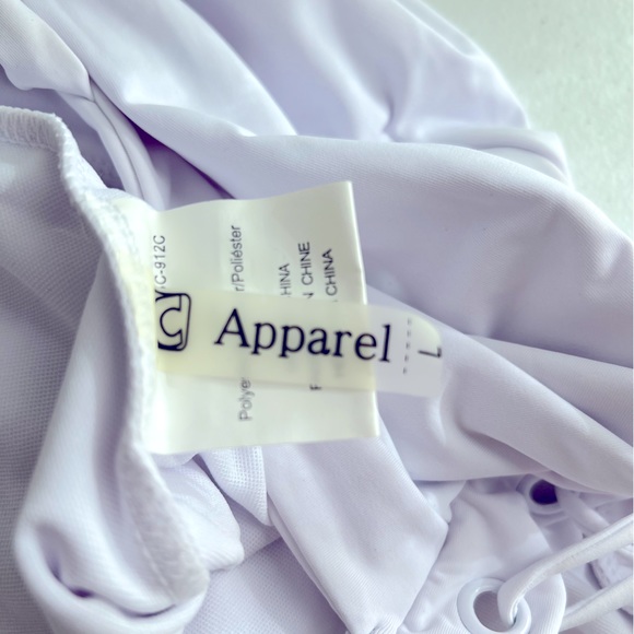 Cupshe Size Large White Tie Front One Piece Women’s Swimsuit New with tag - Picture 6 of 8